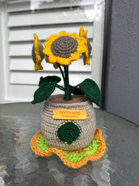 sunflower crochet pot